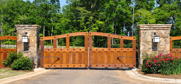 Wooden Driveway Gate Repair Oak Park